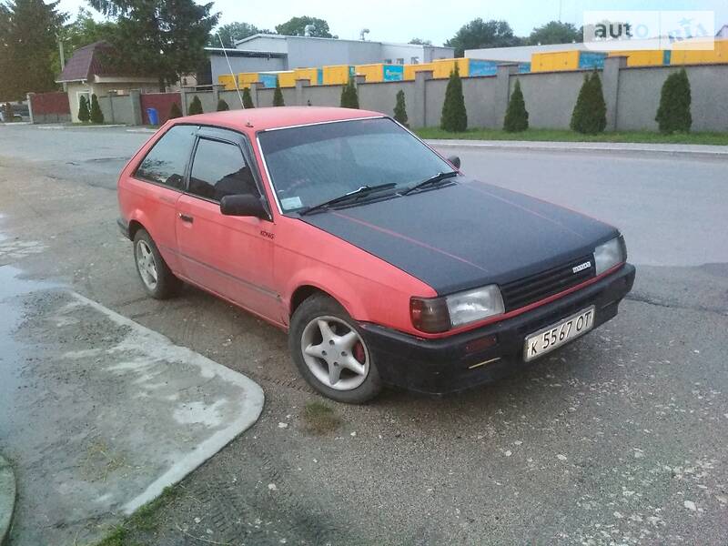 Хетчбек Mazda 323 1986 в 