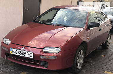 Хэтчбек Mazda 323 1998 в Вараше