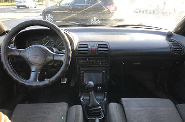 Лифтбек Mazda 323 1992 в Одессе