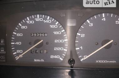 Седан Mazda 323 1996 в Днепре