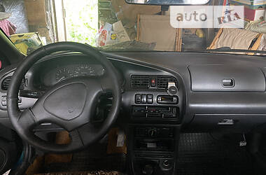 Седан Mazda 323 1996 в Одессе