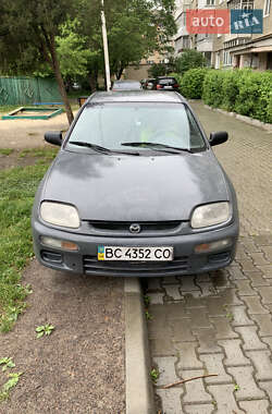 Седан Mazda 323 1996 в Надворной