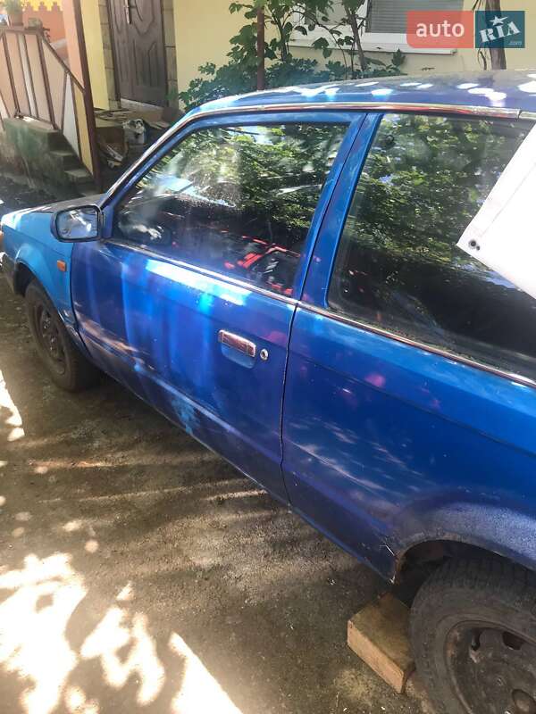 Хетчбек Mazda 323 1986 в Іршаві фото 5 Хетчбек Mazda 323 1986 в Іршаві