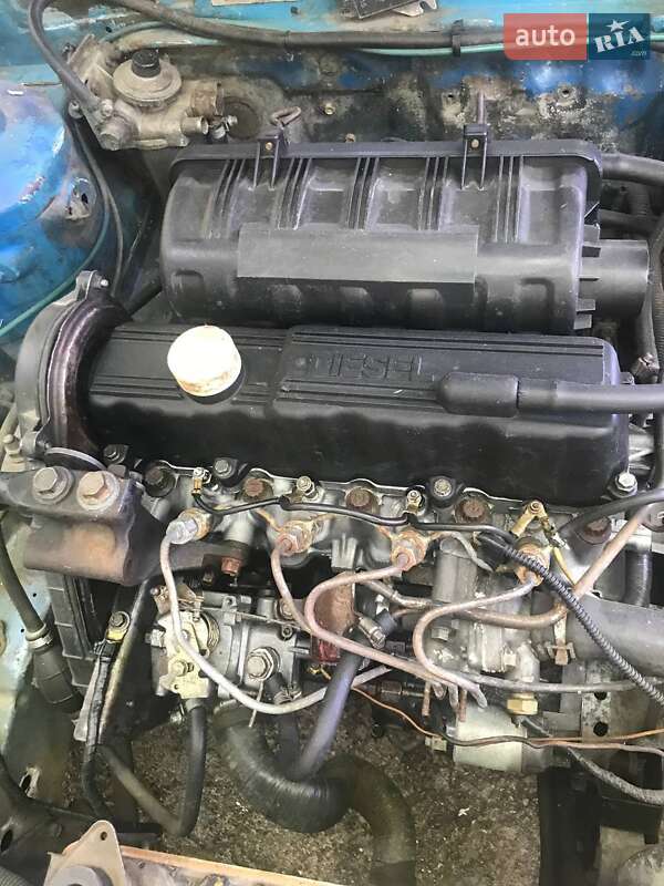 Хэтчбек Mazda 323 1986 в 