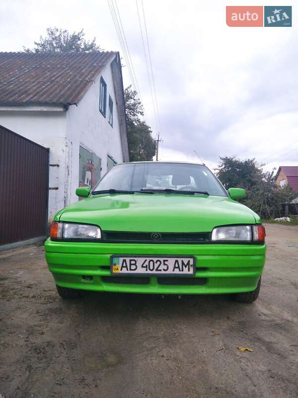 Седан Mazda 323 1991 в Ізяславі