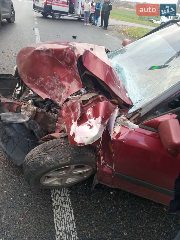 Хетчбек Mazda 323 1992 в Вінниці