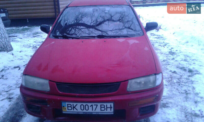 Седан Mazda 323 1995 в Владимирце