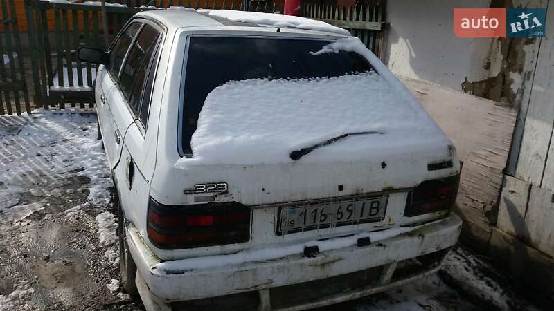 Хэтчбек Mazda 323 1986 в Калуше