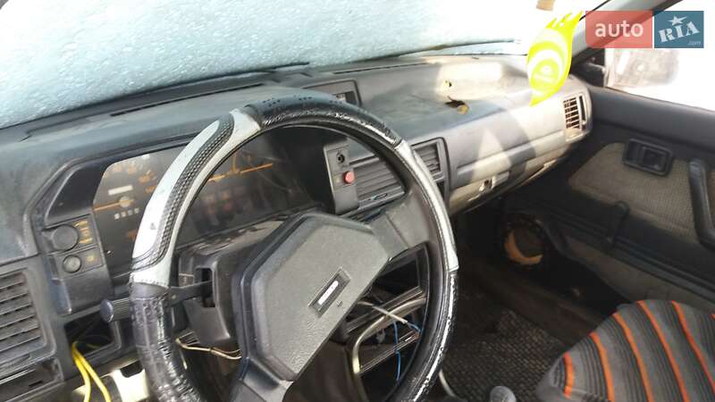 Хэтчбек Mazda 323 1986 в Калуше