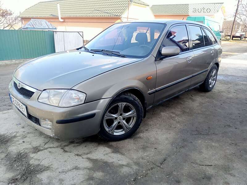 Хэтчбек Mazda 323 1999 в Новоднестровске