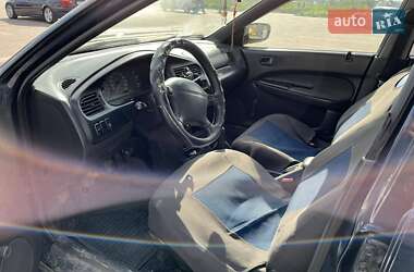 Седан Mazda 323 1997 в Виннице