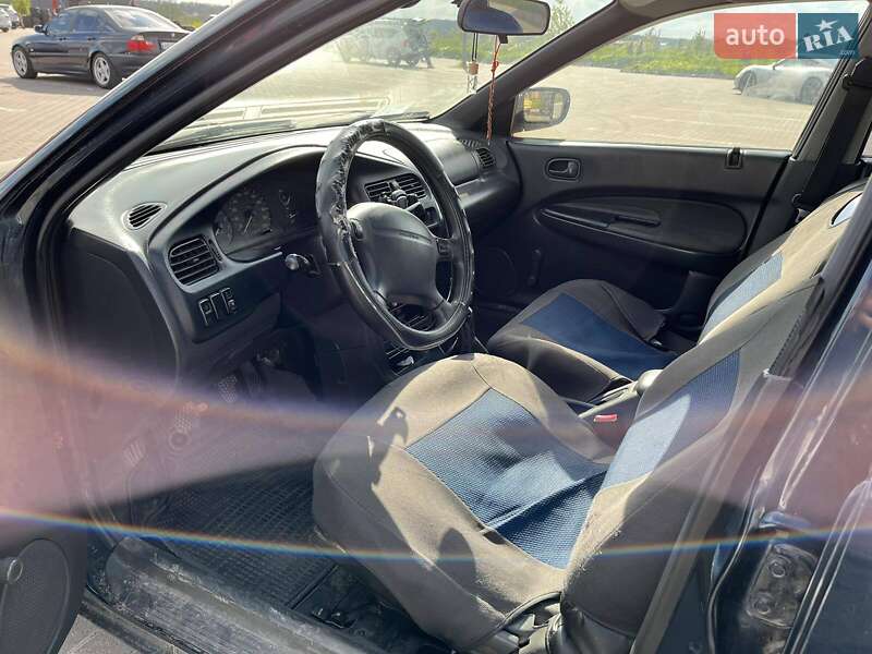Седан Mazda 323 1997 в Виннице