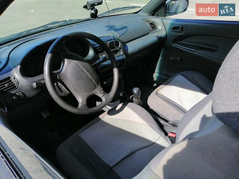Хетчбек Mazda 323 1995 в Білій Церкві фото 3 Хетчбек Mazda 323 1995 в Білій Церкві