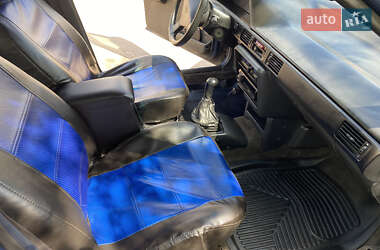 Седан Mazda 323 1990 в Днепре