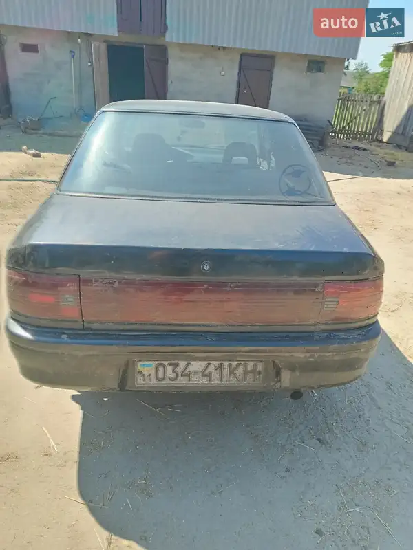 Mazda 323 1993