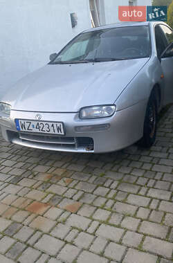 Хэтчбек Mazda 323 1995 в 