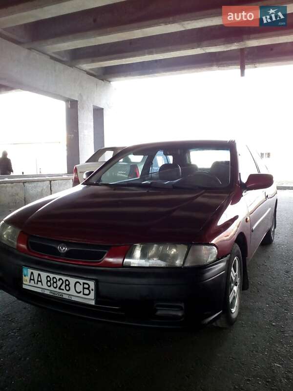 Mazda 323 2001