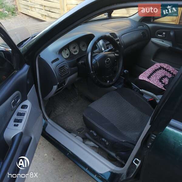 Седан Mazda 323 2003 в Миргороде