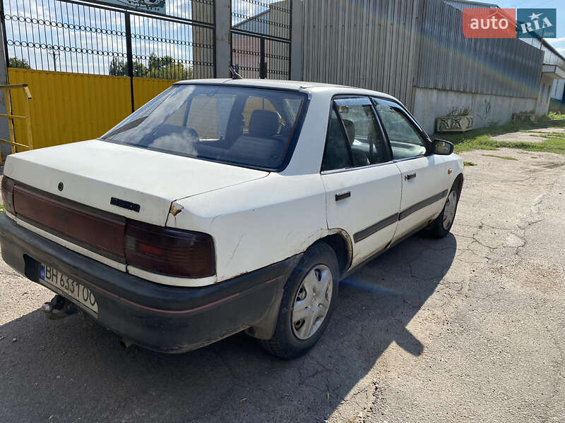 Седан Mazda 323 1992 в Олександрії