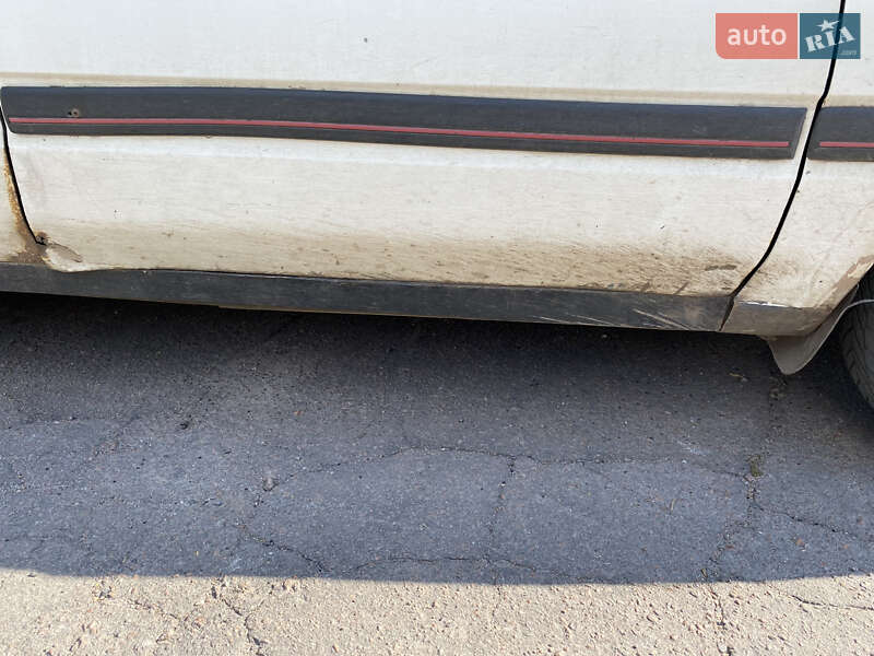 Седан Mazda 323 1992 в Олександрії