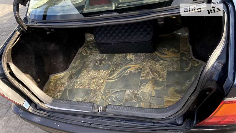 Седан Mazda 323 1997 в Одессе