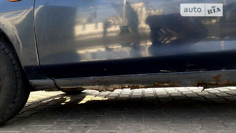 Седан Mazda 323 1997 в Одессе