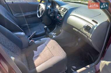 Седан Mazda 323 2001 в Николаеве