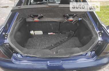 Хэтчбек Mazda 323 1996 в 