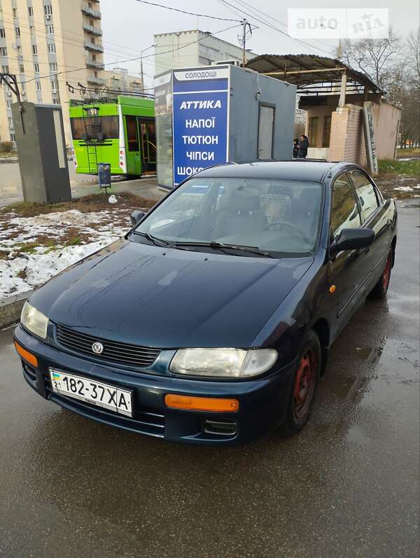 Седан Mazda 323 1995 в Харкові