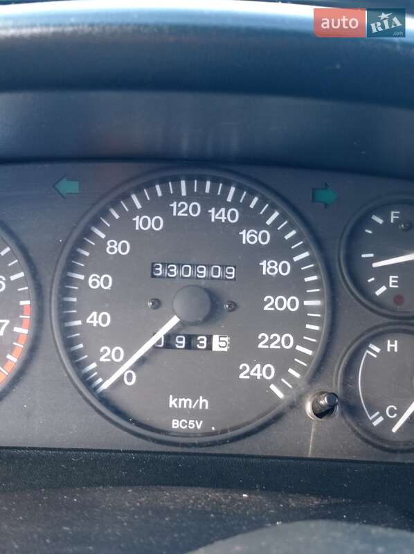 Хэтчбек Mazda 323 1997 в Городенке