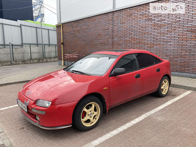 Хэтчбек Mazda 323 1995 в Березане