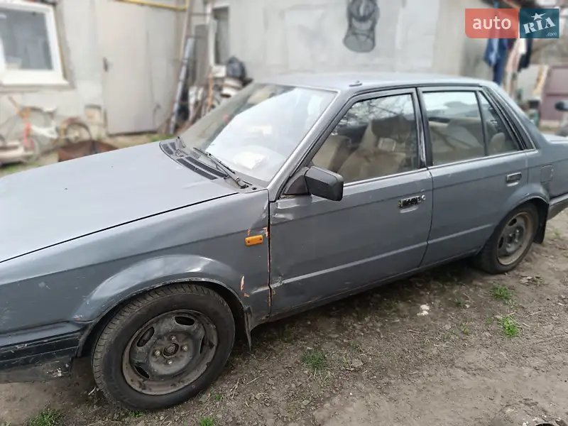 Mazda 323 1987