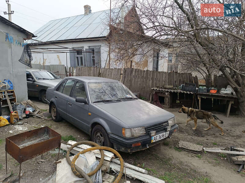 Седан Mazda 323 1987 в Павлограді