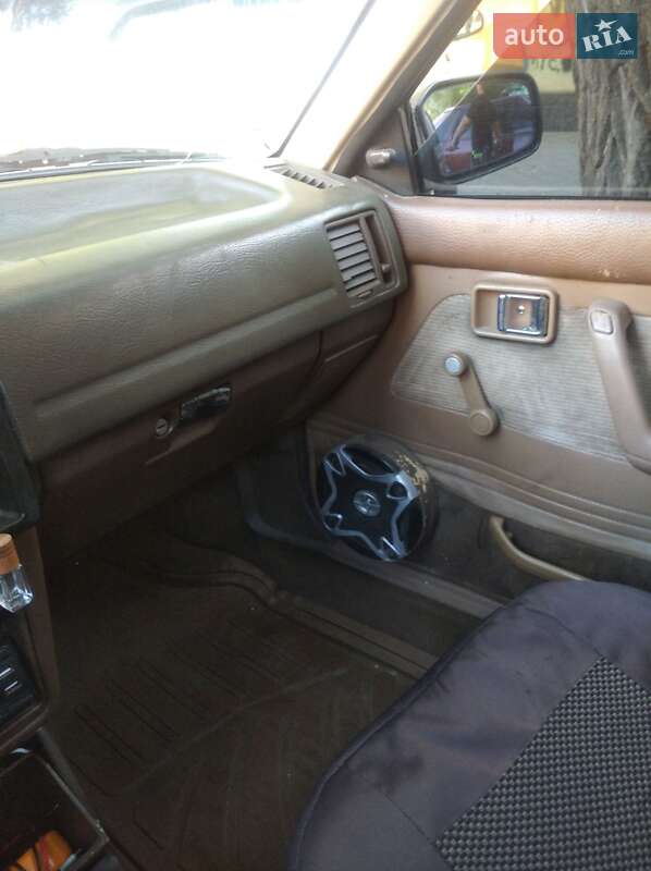 Универсал Mazda 323 1987 в Днепре