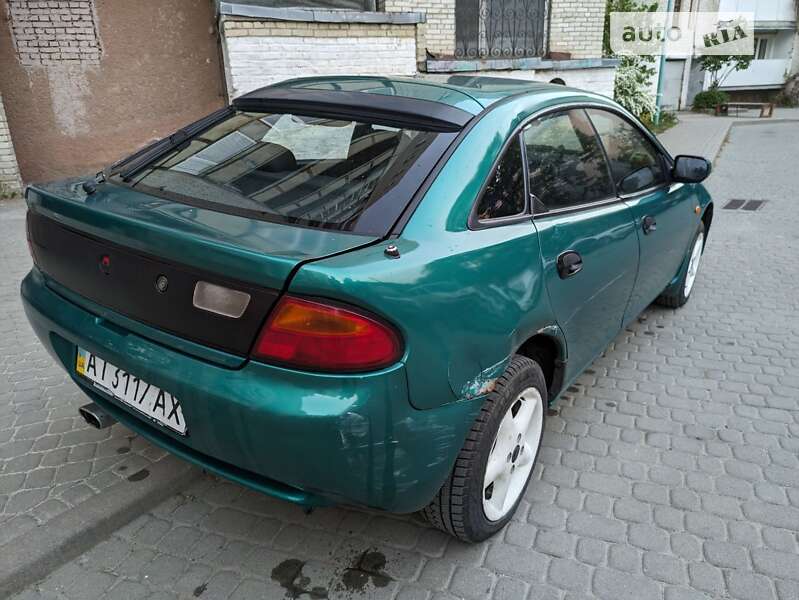 Хетчбек Mazda 323 1996 в Надвірній