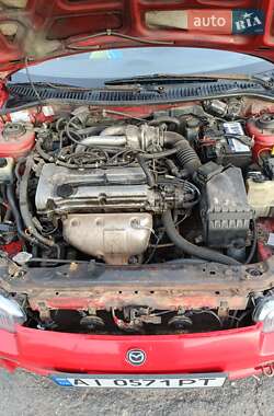 Хэтчбек Mazda 323 1994 в 