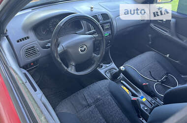 Хетчбек Mazda 323 2001 в Вижниці