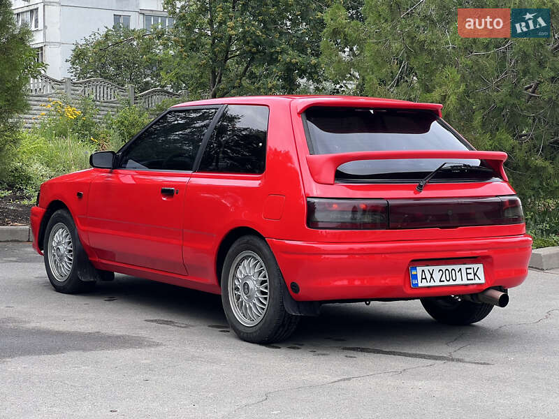 Хэтчбек Mazda 323 1993 в Харькове