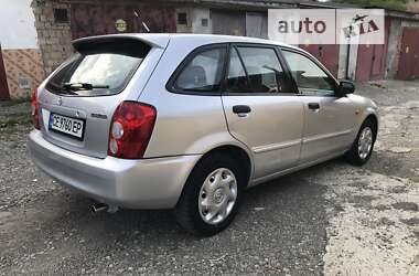 Хэтчбек Mazda 323 2002 в Черновцах