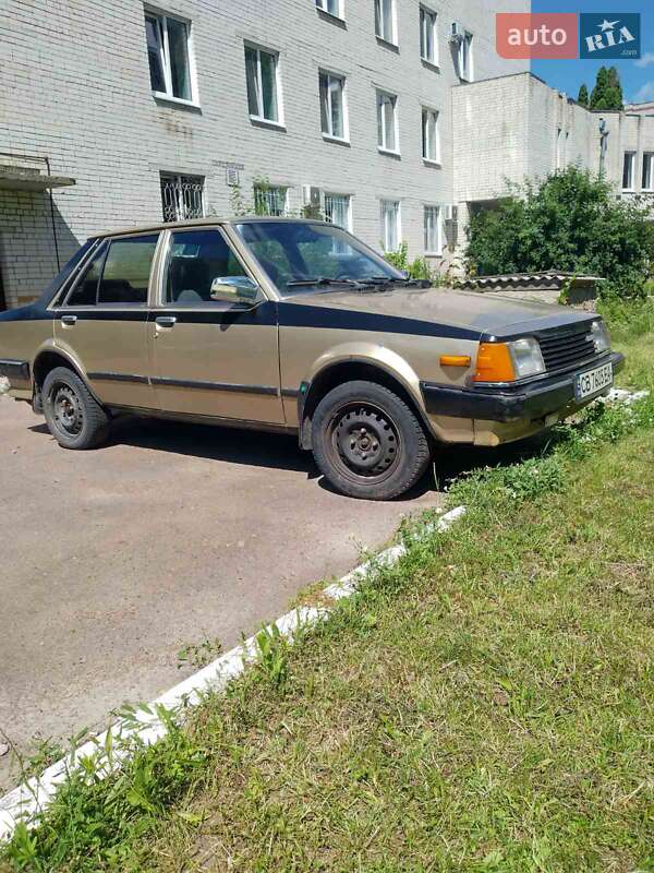 Седан Mazda 323 1981 в Чернигове