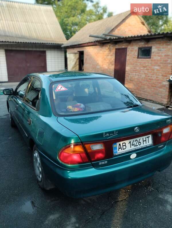 Седан Mazda 323 1996 в Калиновке