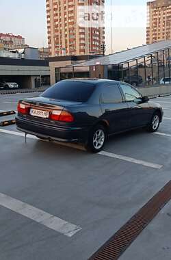 Седан Mazda 323 1998 в Киеве