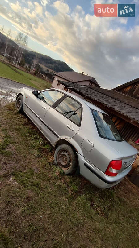 Седан Mazda 323 2000 в Рожнятове