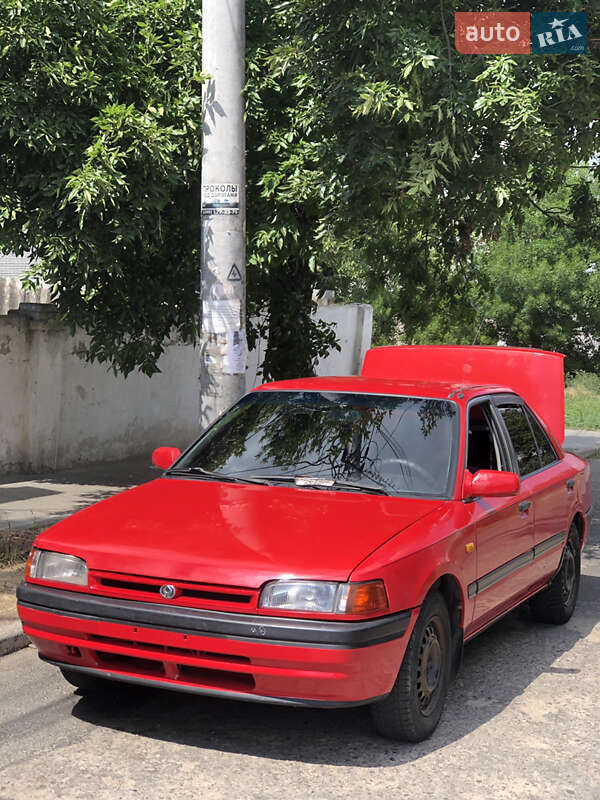 Седан Mazda 323 1992 в Николаеве