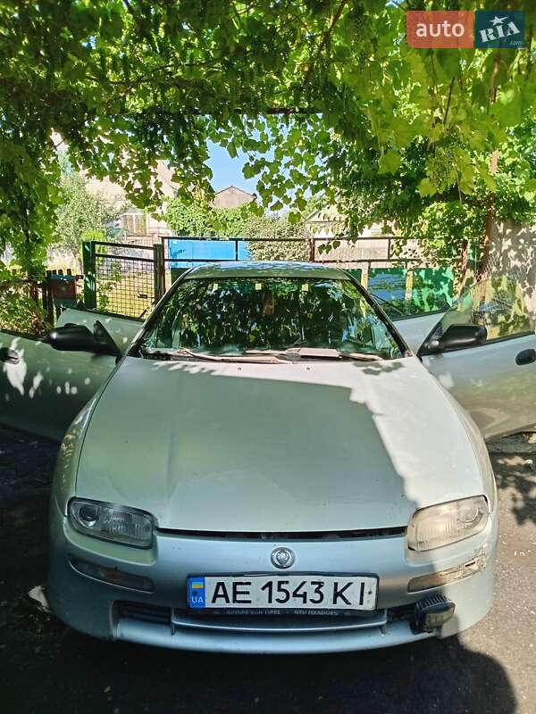 Хэтчбек Mazda 323 1996 в Синельниково