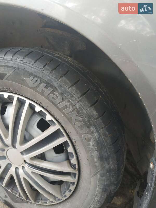 Хэтчбек Mazda 323 1988 в Каменец-Подольском
