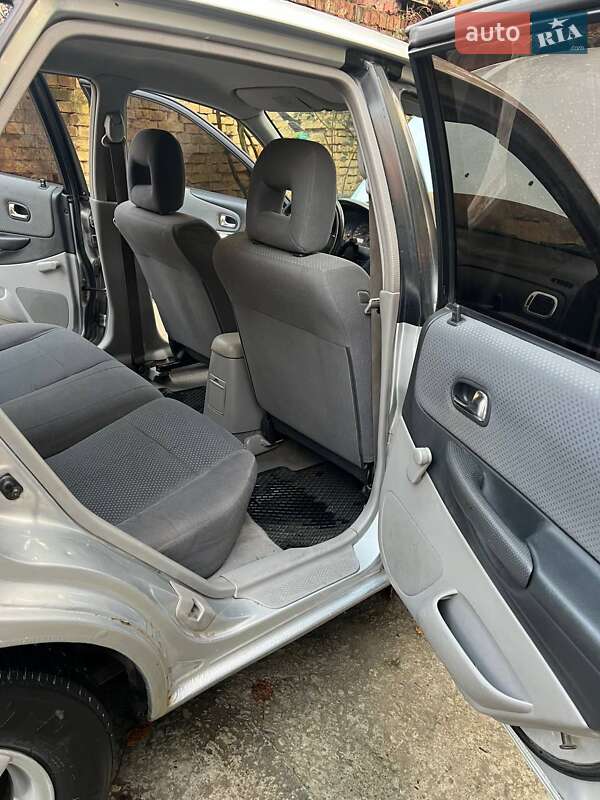 Mazda 323 2002
