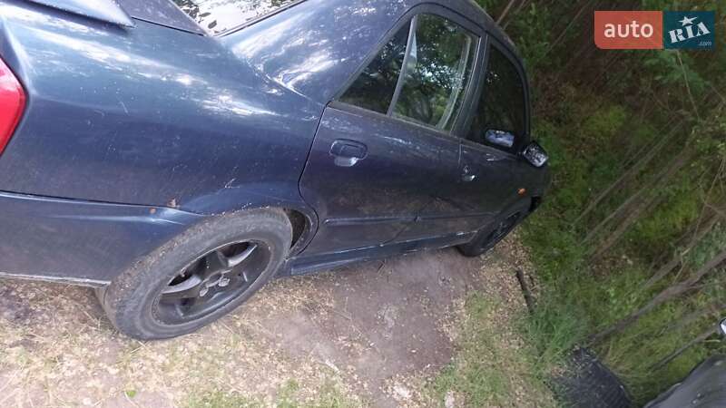Седан Mazda 323 2002 в Запорожье
