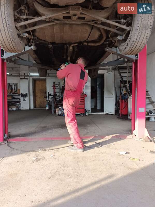 Седан Mazda 323 2002 в Запорожье