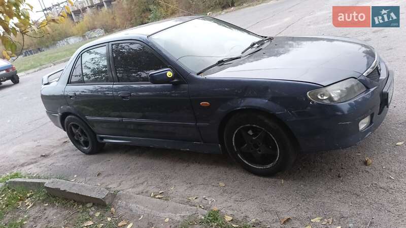 Седан Mazda 323 2002 в Запорожье